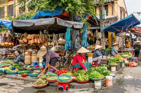 hoi an market vietnam.